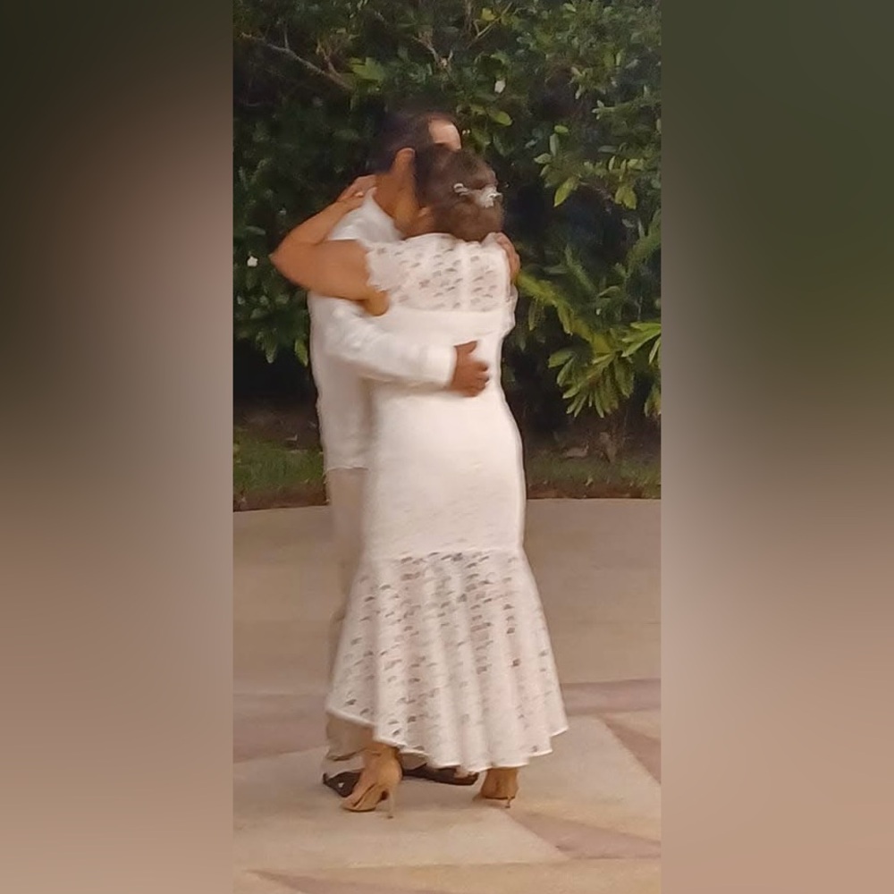 Off White Dress (use as you like) - Picture 16 of 17